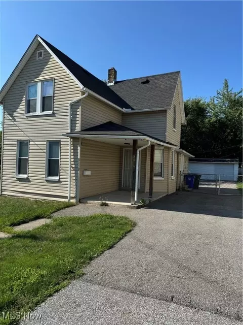 8019 Vineyard Ave, Cleveland, OH 44105