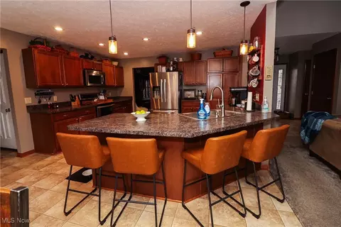 4577 E Maple Rd, Geneva, OH 44041 photo 9