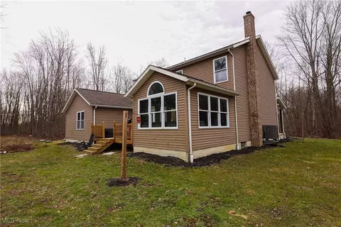 4577 E Maple Rd, Geneva, OH 44041 photo 4