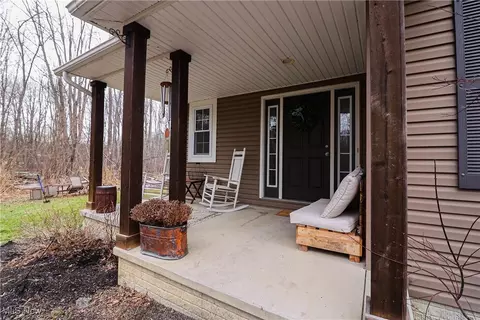 4577 E Maple Rd, Geneva, OH 44041 photo 3
