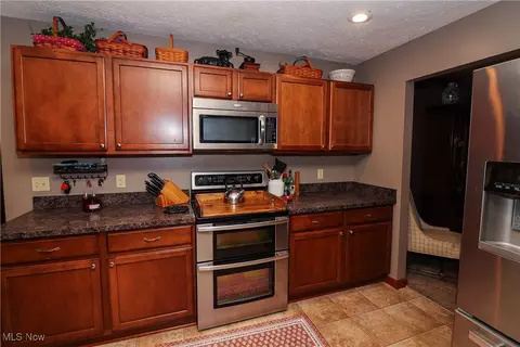 4577 E Maple Rd, Geneva, OH 44041 photo 15