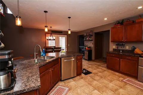 4577 E Maple Rd, Geneva, OH 44041 photo 13