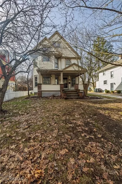 253 Columbus St, Elyria, OH 44035 photo 2