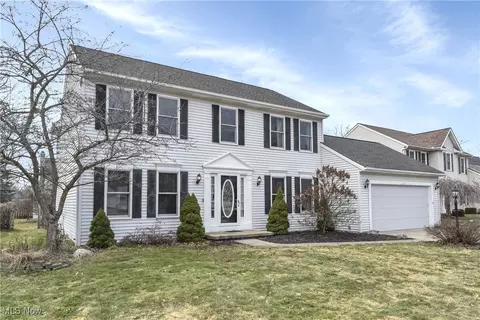 1124 New Market Trl, Brunswick, OH 44212