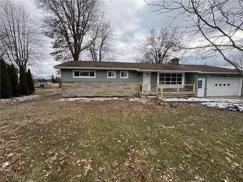 2131 Myrta Dr, Wooster, OH 44691