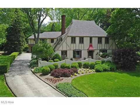 287 Overwood Rd, Akron, OH 44313