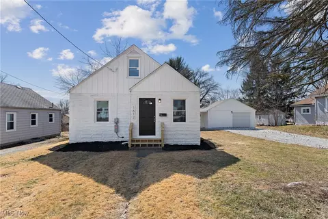 1612 24th St NE, Canton, OH 44714