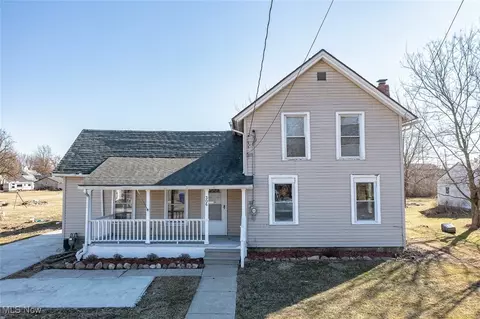 306 N Center St, Lagrange, OH 44050