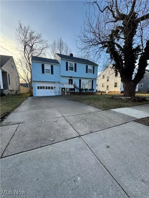 1316 Gordon Rd, Lyndhurst, OH 44124
