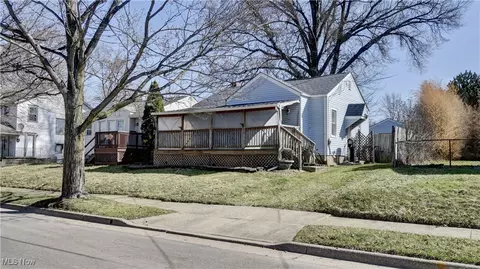 1135 Coventry St, Akron, OH 44306