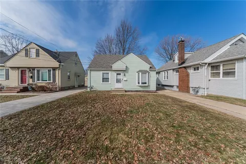30127 Phillips Ave, Wickliffe, OH 44092