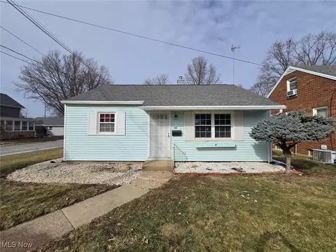 303 E Chestnut St, Orrville, OH 44667