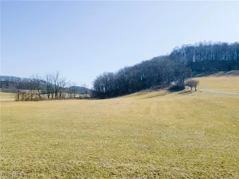 Bill Johns Road Sw, Newcomerstown, OH 43832