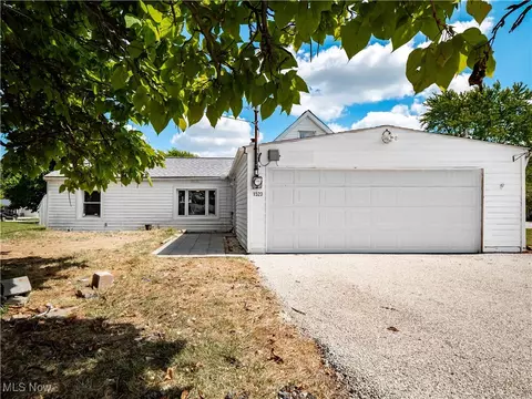 1523 Garfield Ave, Brunswick, OH 44212