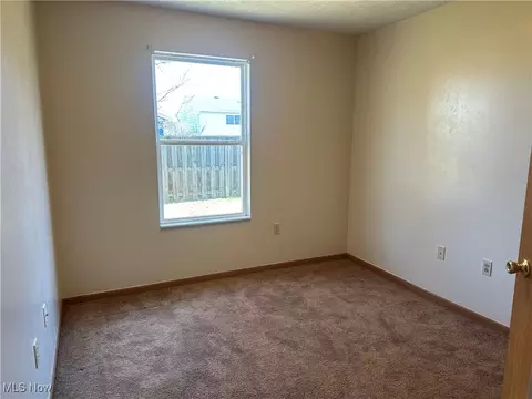 Bedroom - 2112 Anthony Ave, Ashtabula, OH 44004 photo 4 of 4
