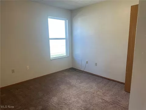 Bedroom - 2112 Anthony Ave, Ashtabula, OH 44004 photo 3 of 4