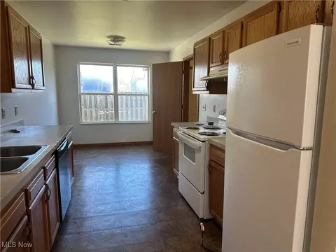 Kitchen - 2112 Anthony Ave, Ashtabula, OH 44004 photo 1 of 3