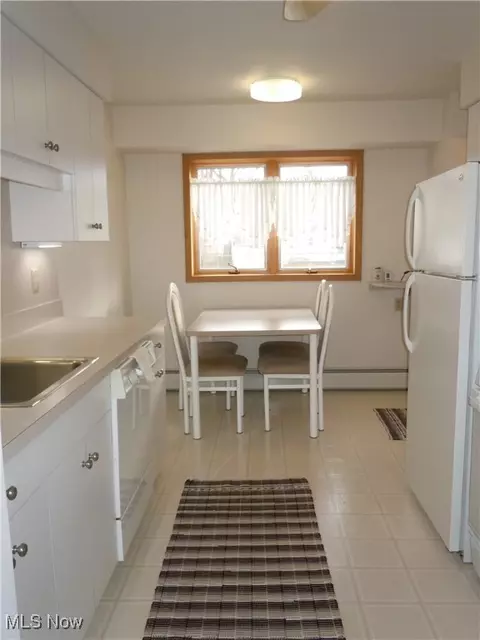 851 E 258th St, Euclid, OH 44132 photo 2