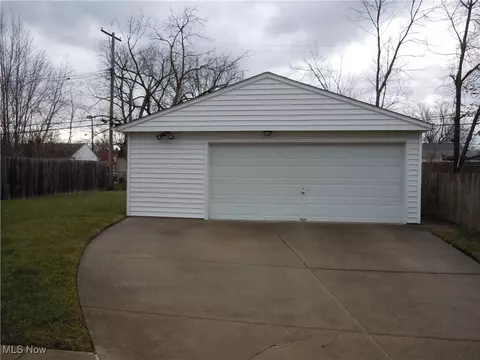 851 E 258th St, Euclid, OH 44132 photo 22