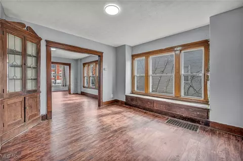 Living - 2834 Apple Ave, Lorain, OH 44055 photo 2 of 5