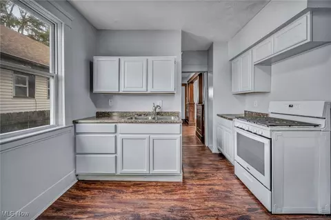Kitchen - 2834 Apple Ave, Lorain, OH 44055 photo 1 of 2