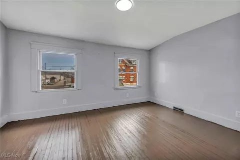 Bedroom - 2834 Apple Ave, Lorain, OH 44055 photo 2 of 7