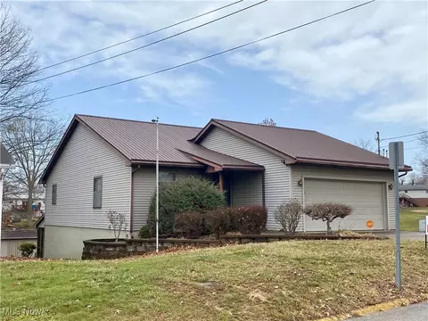 1604 Division St, Parkersburg, WV 26101
