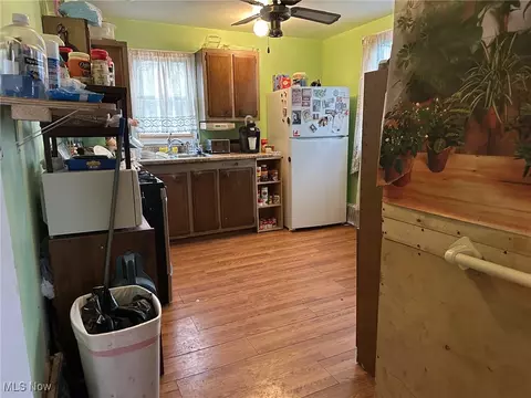 544 E Broad St, Elyria, OH 44035 photo 3