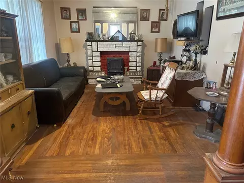 544 E Broad St, Elyria, OH 44035 photo 2