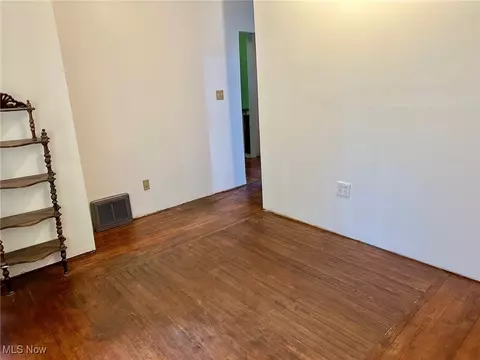 544 E Broad St, Elyria, OH 44035 photo 7