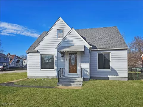 11907 Granger Rd, Garfield Heights, OH 44125