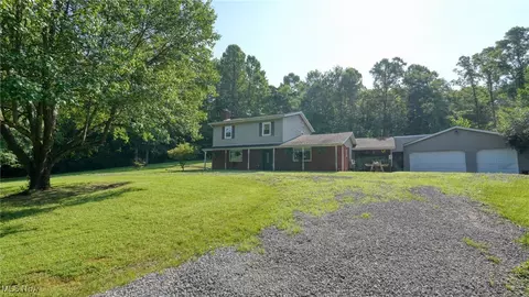 225 Homestead Dr, New Concord, OH 43762