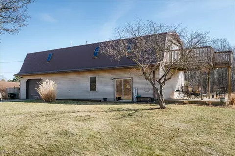 3240 Chase Rd SE, Carrollton, OH 44615