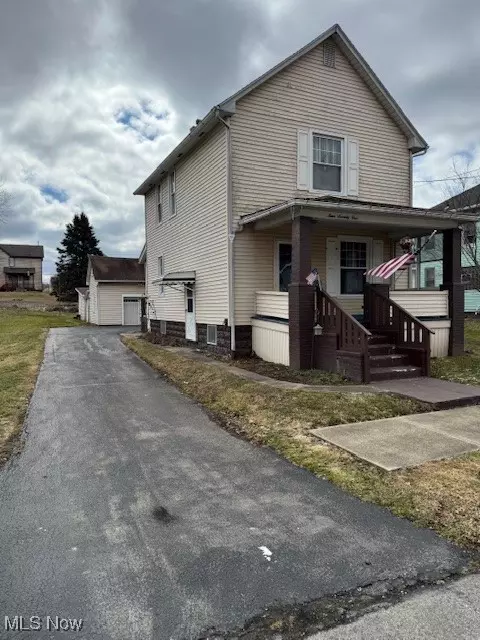 471 E North Ave, East Palestine, OH 44413