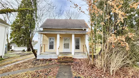 14900 Thompson Ave, Middlefield, OH 44062
