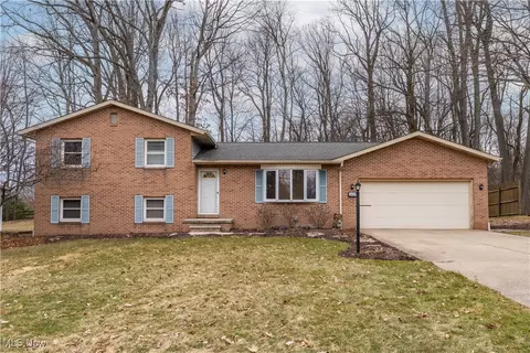 2637 State St NW, Uniontown, OH 44685
