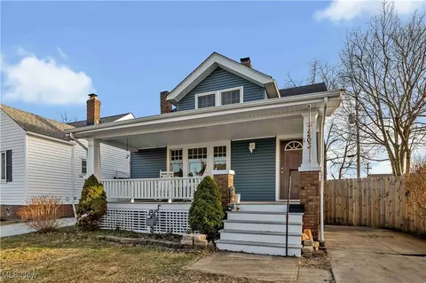7203 Gilbert Ave, Parma, OH 44129 photo 2