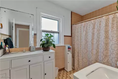 7203 Gilbert Ave, Parma, OH 44129 photo 14