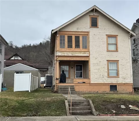 1113 Virginia St, Martins Ferry, OH 43935