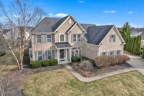 3387 Burgundy Cir, Avon, OH 44011