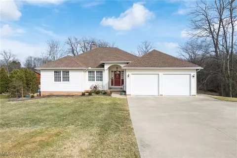 3393 Friendsville Rd, Wooster, OH 44691