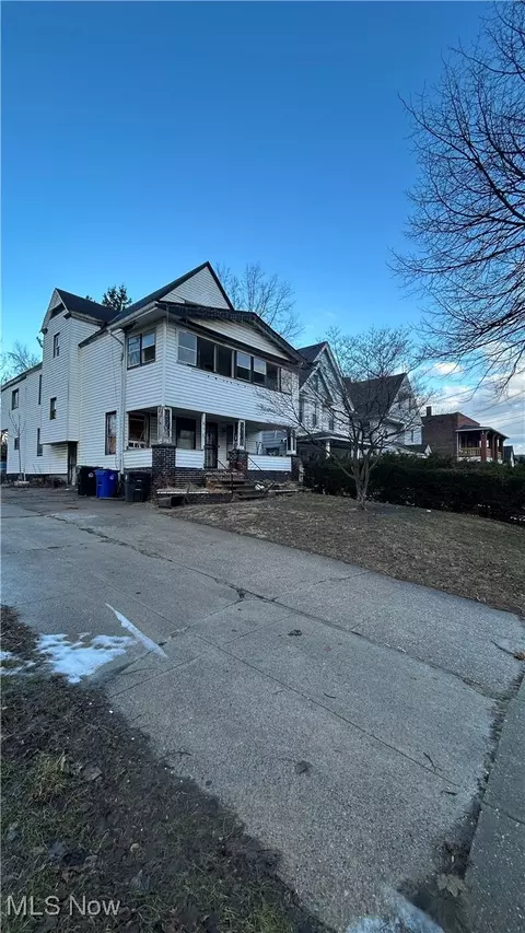 954 E 147th St, Cleveland, OH 44110