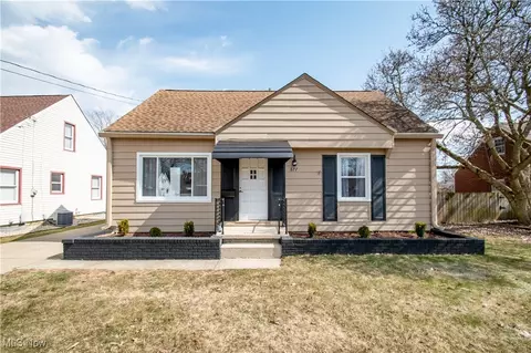 677 Central Parkway Ave SE, Warren, OH 44484
