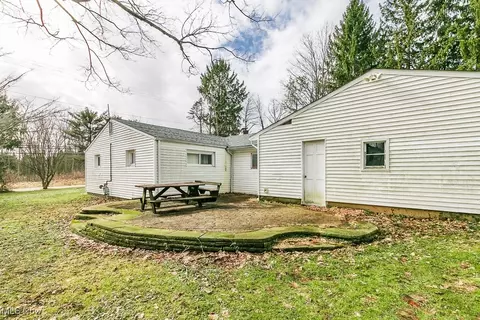 Exterior - 10932 Thwing Rd, Chardon, OH 44024 photo 6 of 7