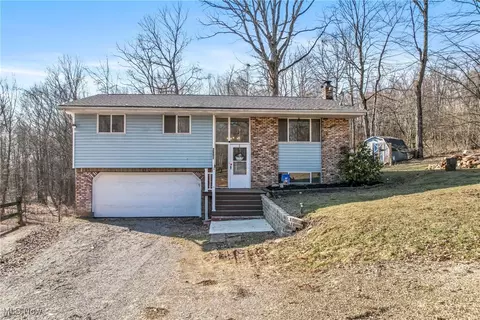 2602 S Hubbard Rd, Lowellville, OH 44436