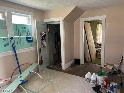 Entry Way - 112 Depot St, Flushing, OH 43977 photo 3 of 4