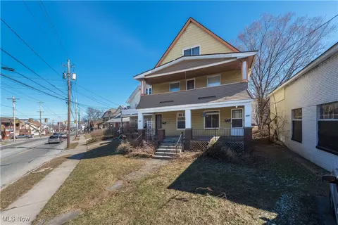 4559 Pearl Rd, Cleveland, OH 44109