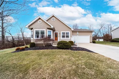 13695 Parkmont St NE, Alliance, OH 44601