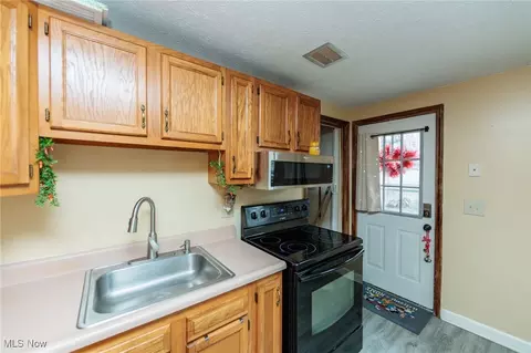 953 Salem Ave, Elyria, OH 44035 photo 14