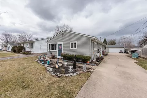 953 Salem Ave, Elyria, OH 44035 photo 2
